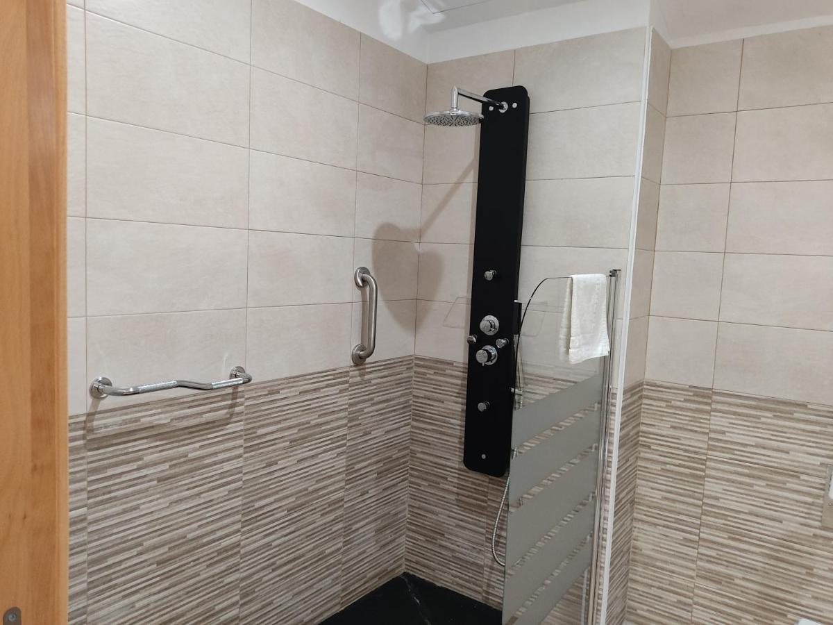 Hotel Donas E Cabaleiros Boqueixon Экстерьер фото